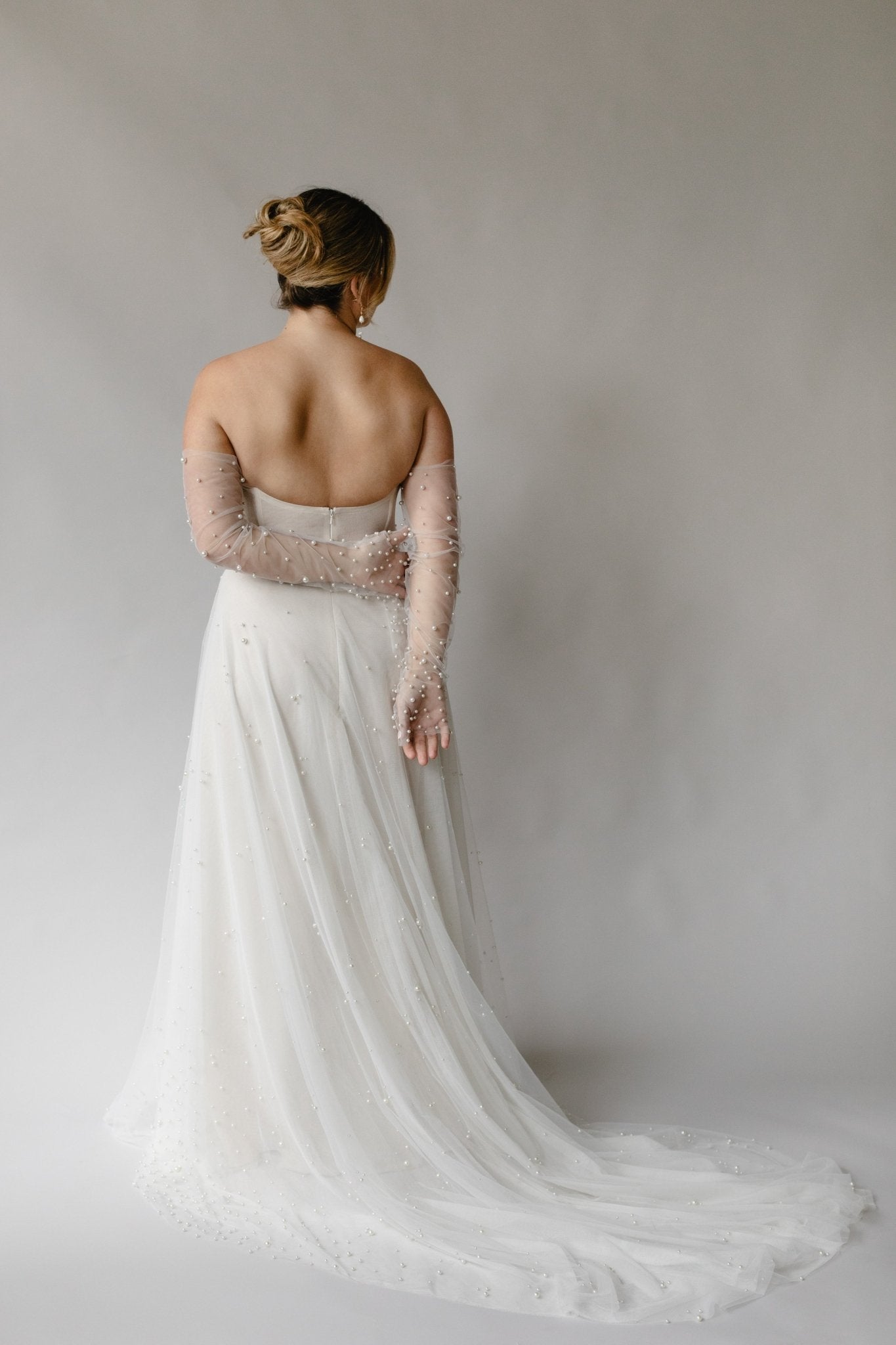 Carol Hannah Studded Pearl Veil Fingertip NWT A Sunday Afternoon – Carol Hannah main image 3