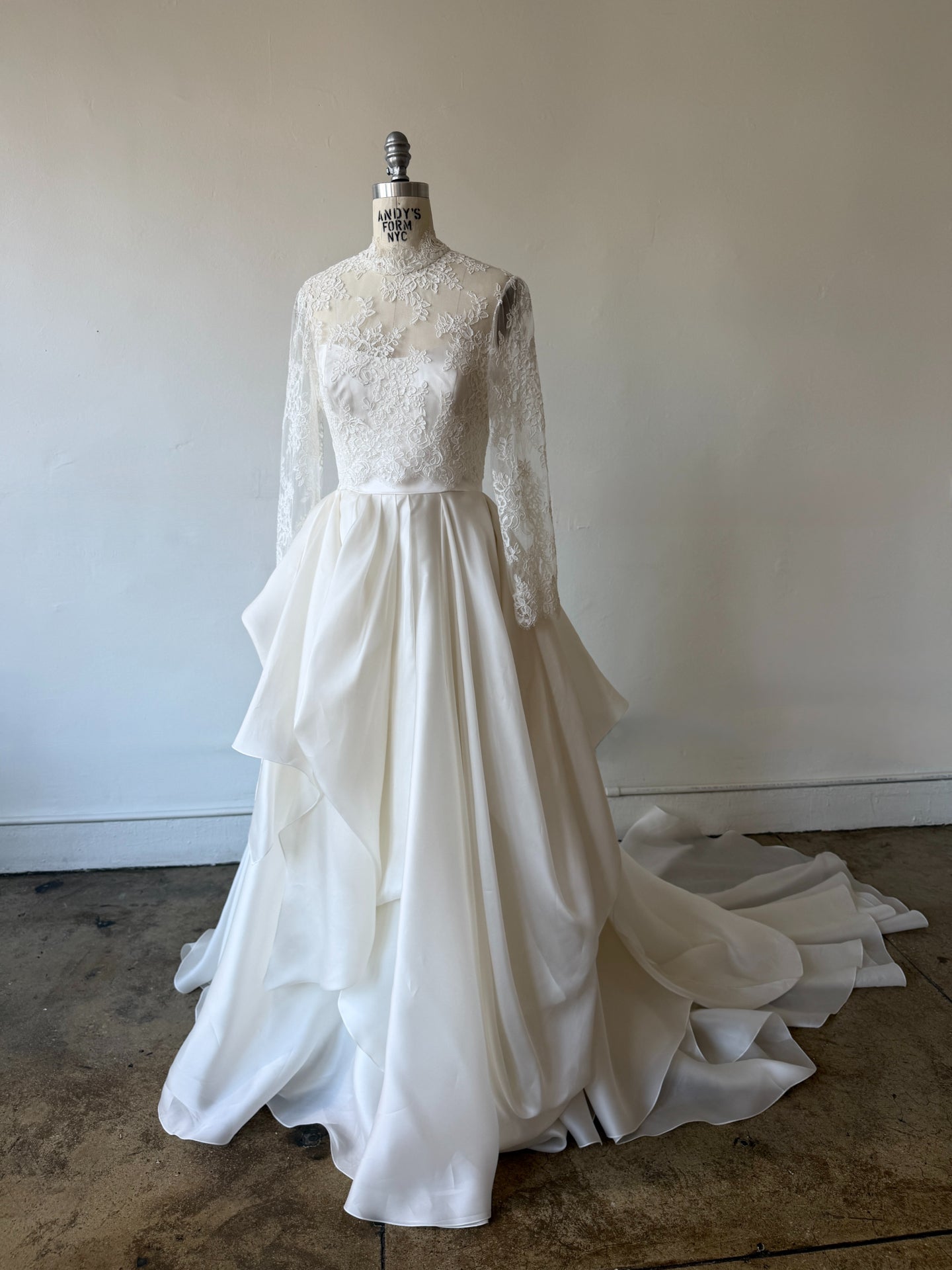 Beacon with Vara lace overlay – Carol Hannah