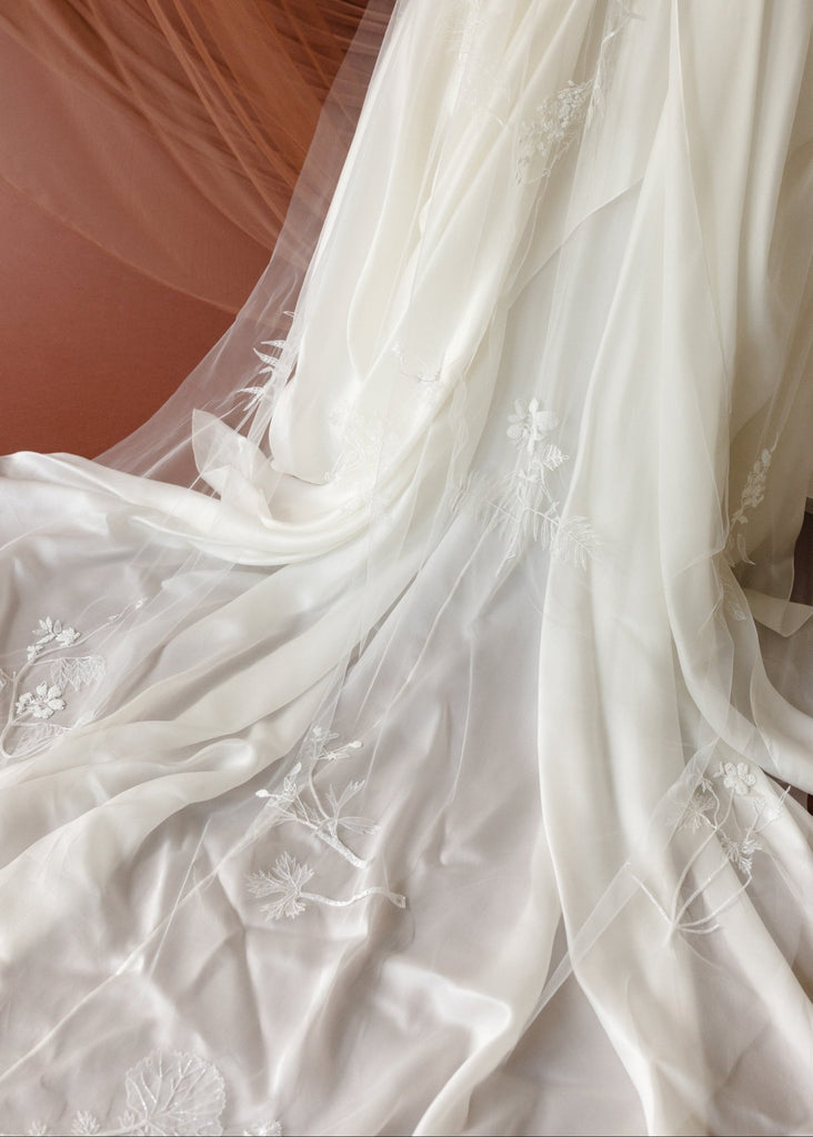 Valeria Veil - Carol Hannah