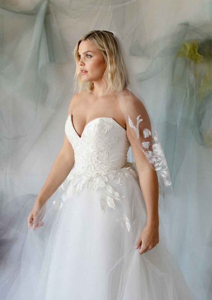 Daydream Veil in Fingertip Length - Shop Carol Hannah