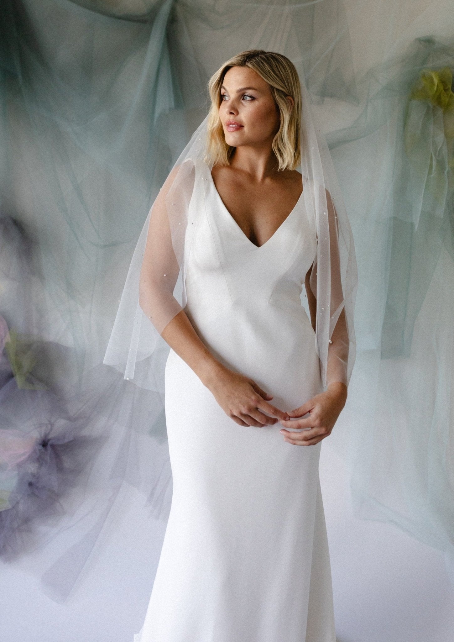 Studded Pearl Veil – Carol Hannah display picture 3